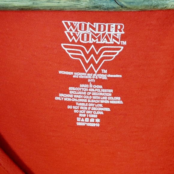 Wonder Woman Short Sleeve Hooded T-Shirt Cosplay - Picture 8 of 8